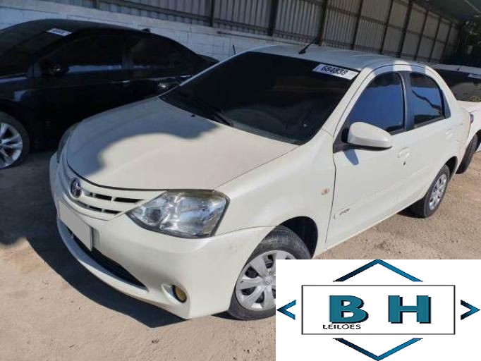 TOYOTA ETIOS SEDA 15/15